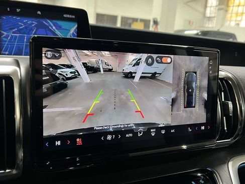 Used 2025 Ford Expedition Max Platinum w/ Platinum Ultimate Package image 27