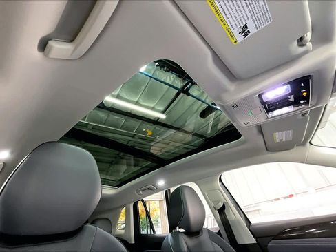 New 2026 Volkswagen Tiguan SE image 29