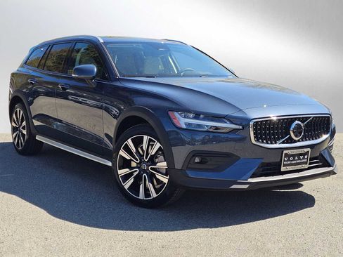 New 2026 Volvo V60 B5 Cross Country Ultra w/ Climate Package image 1