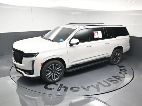 Used 2021 Cadillac Escalade ESV Sport AWD/4WD image 28
