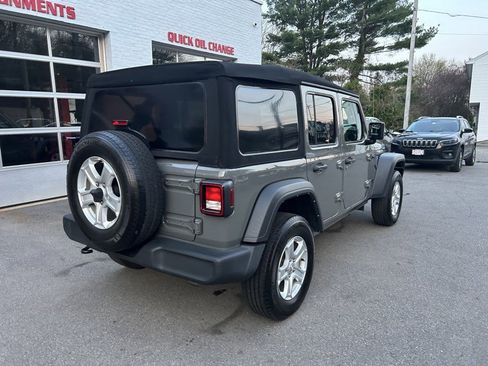 Used 2022 Jeep Wrangler Sport AWD/4WD image 7