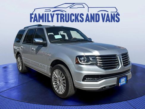 Used 2017 Lincoln Navigator Select AWD/4WD image 7