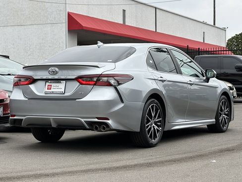 Certified 2023 Toyota Camry SE FWD image 3