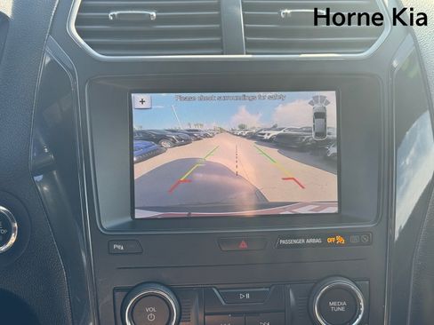 Used 2019 Ford Explorer XLT w/ Equipment Group 202A FWD image 21