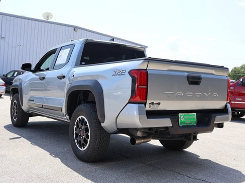 Used 2024 Toyota Tacoma TRD Off-Road AWD/4WD image 3