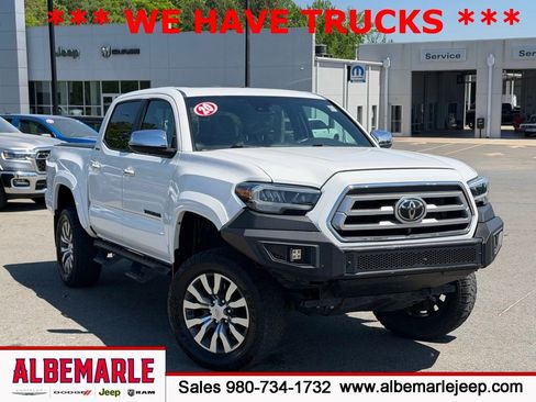 Used 2020 Toyota Tacoma Limited image 1