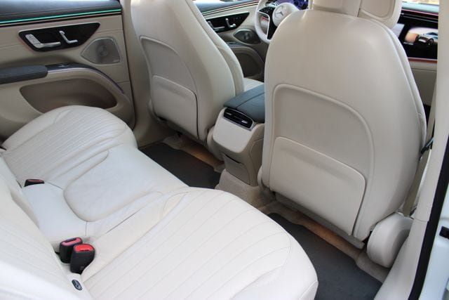 Used 2023 Mercedes-Benz EQS 580 4MATIC SUV image 15