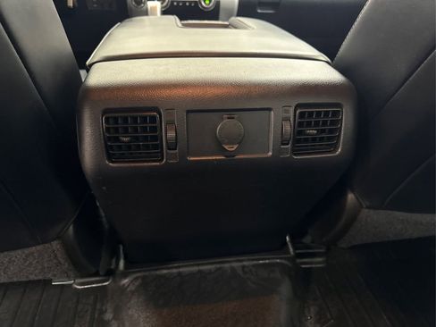 Used 2017 Toyota Tundra Platinum image 31