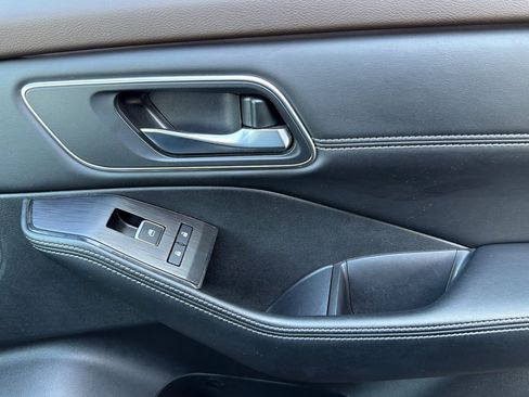 Used 2023 Nissan Rogue Platinum w/ Platinum Premium Package image 22