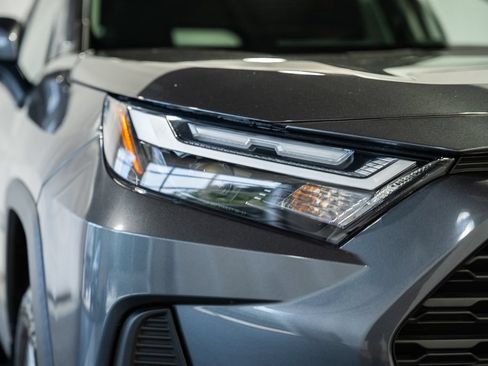 Used 2025 Toyota RAV4 XLE AWD/4WD image 10