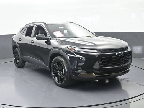 Used 2025 Chevrolet Trax ACTIV FWD image 9
