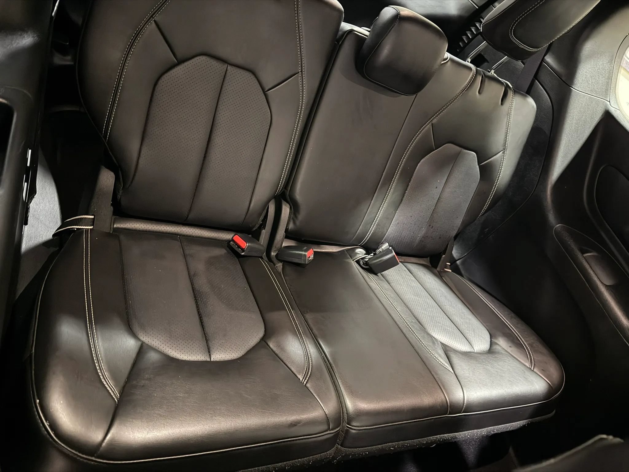 Used 2025 Chrysler Pacifica Select FWD image 30