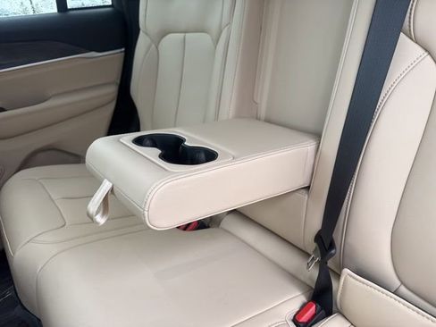 New 2025 Jeep Grand Cherokee Limited w/ Trailer Tow Package image 18