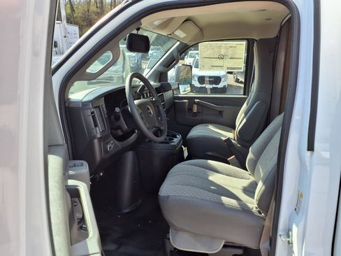 New 2026 GMC Savana 4500 w/ Power Convenience Package image 18