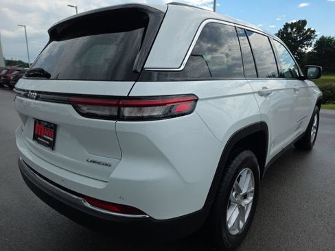 Used 2023 Jeep Grand Cherokee Laredo AWD/4WD image 5