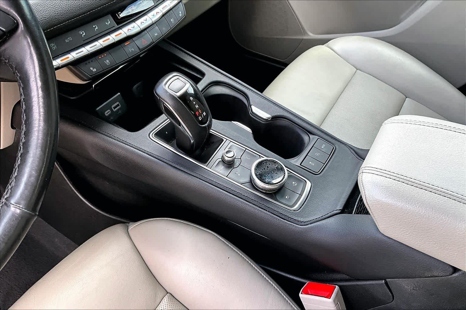 Used 2019 Cadillac XT4 Premium Luxury FWD image 16