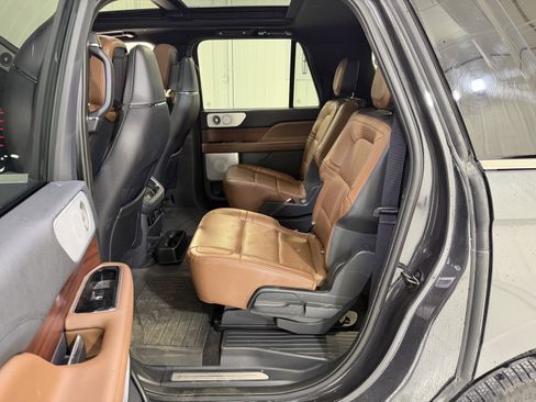 Used 2023 Lincoln Navigator L Reserve image 12