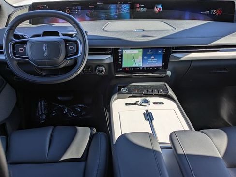 New 2025 Lincoln Navigator Reserve w/ Jet Appearance Package AWD/4WD image 14