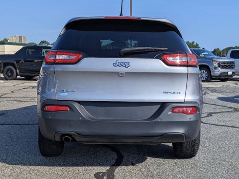 Used 2017 Jeep Cherokee Sport w/ Safety Group image 4