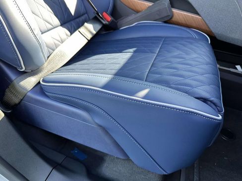 New 2026 Cadillac Vistiq Premium Luxury AWD/4WD image 9