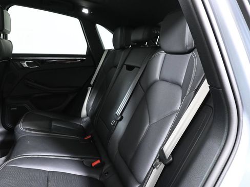 Used 2025 Porsche Macan Turbo AWD/4WD image 7
