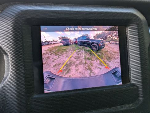 Used 2022 Jeep Gladiator Sport image 28