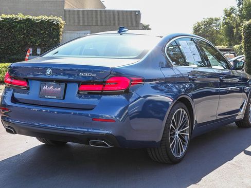 Used 2022 BMW 530e w/ Premium Package image 6