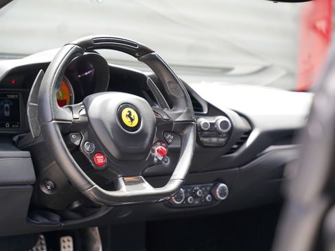 Used 2016 Ferrari 488 Spider RWD image 33