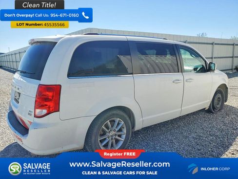 Used 2018 Dodge Grand Caravan SXT image 4