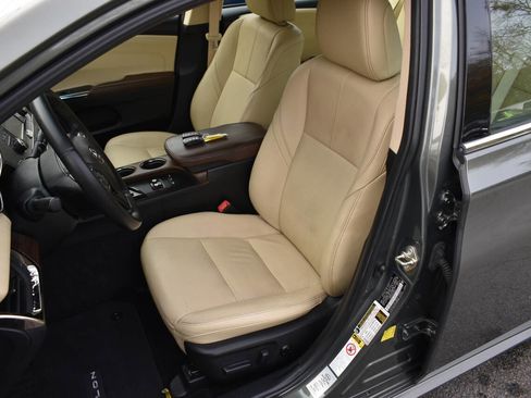 Used 2014 Toyota Avalon XLE Premium image 18