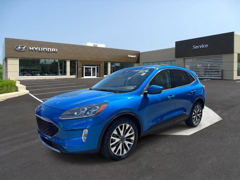 Used 2020 Ford Escape Titanium FWD image 1