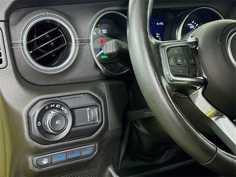 Used 2023 Jeep Wrangler Unlimited Sahara w/ Cold Weather Group image 19