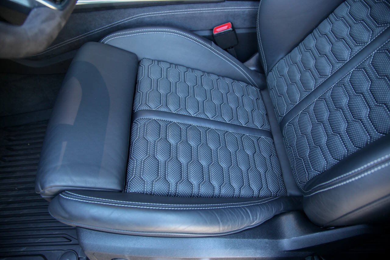 Used 2024 Audi RS 6 performance AWD/4WD image 31