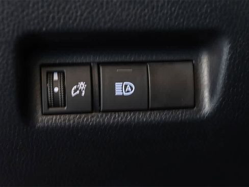 Used 2020 Toyota RAV4 XLE w/ Carpet Mat Package image 23