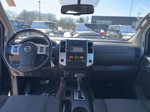 Used 2017 Nissan Frontier PRO-4X image 28