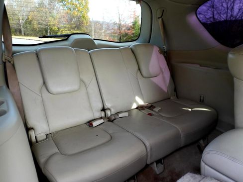 Used 2011 INFINITI QX56 2WD w/ Deluxe Touring Pkg image 23