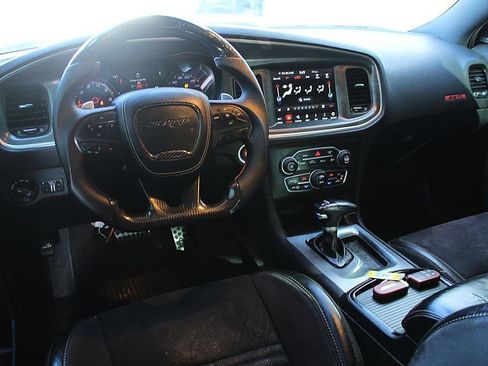 Used 2018 Dodge Charger R/T RWD image 11