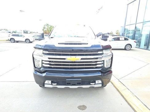 Used 2023 Chevrolet Silverado 2500 High Country w/ Z71 Off-Road Package image 9