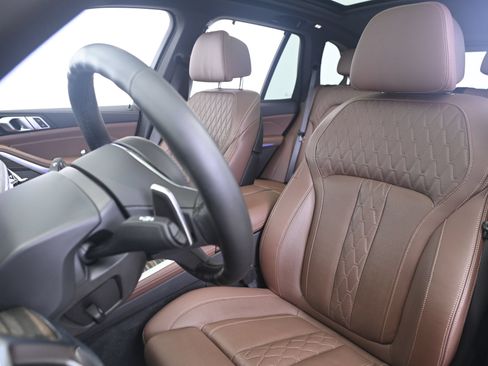 Used 2025 BMW X5 xDrive40i w/ Executive Package AWD/4WD image 5