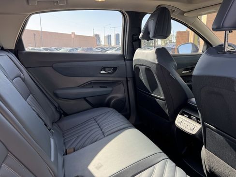 Used 2023 Nissan Ariya image 42