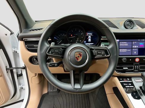 Certified 2026 Porsche Macan AWD/4WD image 12