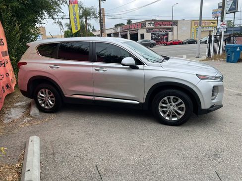Used 2019 Hyundai Santa Fe SE FWD image 4