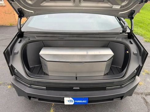 Used 2024 Tesla Cybertruck AWD Crew Cab image 19