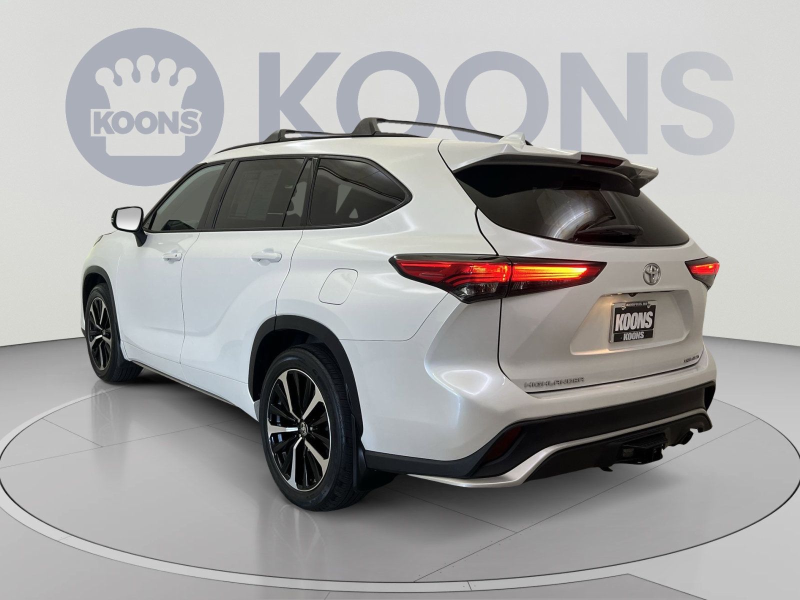 Used 2022 Toyota Highlander XSE AWD/4WD image 7