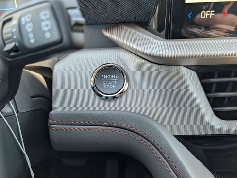 New 2026 Ford Explorer Active AWD/4WD image 23