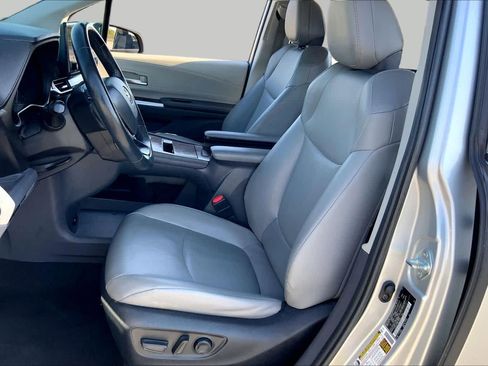 Used 2022 Toyota Sienna XLE FWD image 8