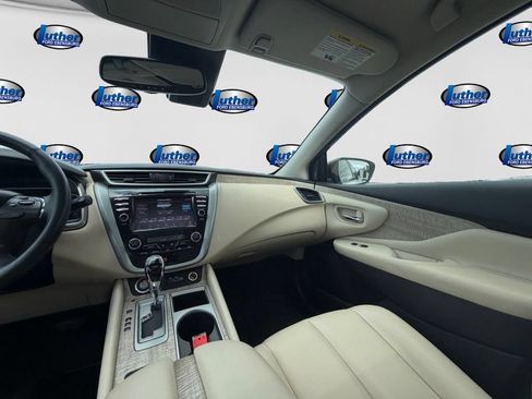 Used 2020 Nissan Murano SV w/ Premium Package AWD/4WD image 14
