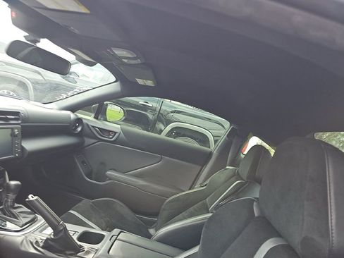 Used 2022 Toyota GR86 Premium image 3