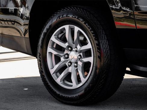 Used 2022 Chevrolet Suburban LT image 60