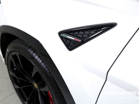 Used 2023 Lamborghini Urus S image 41